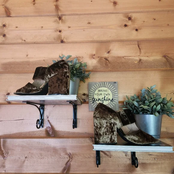 Cabi 6016 Crushed Green Velvet Interlock Chunky Block Heel Sandals Shoes Sz 7.5 - Picture 4 of 10